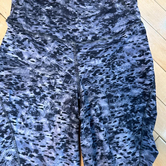 RARE LULULEMON Grey Blue Print Align Tights Leggings - 4 - Picture 7 of 14